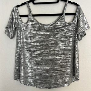Bar III cold shoulder silver top Small